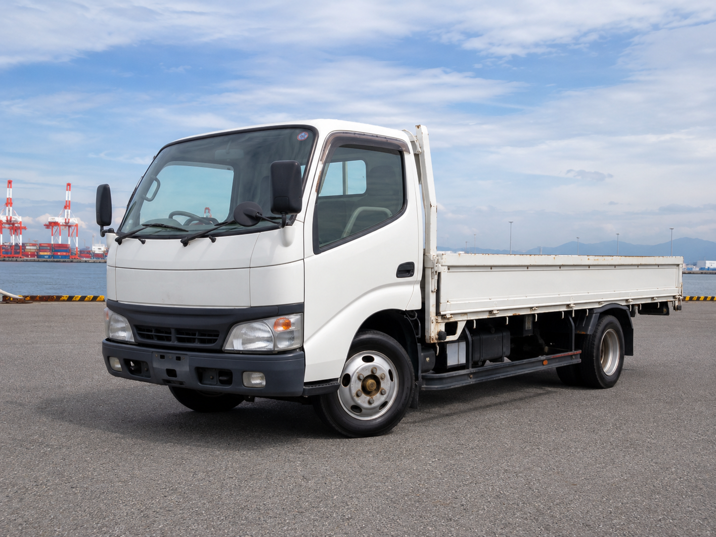 Used commercial trucks from Japan for export