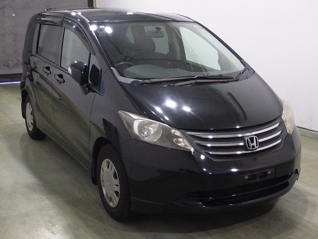 Honda Freed stock vehicle from Japan